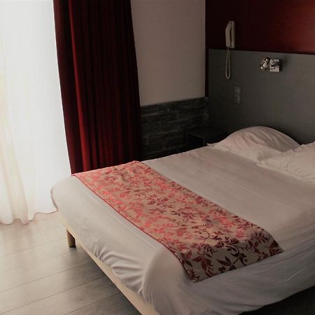 Logis Hotel Restaurant La Vieille Ferme, Macon Nord 桑切 外观 照片