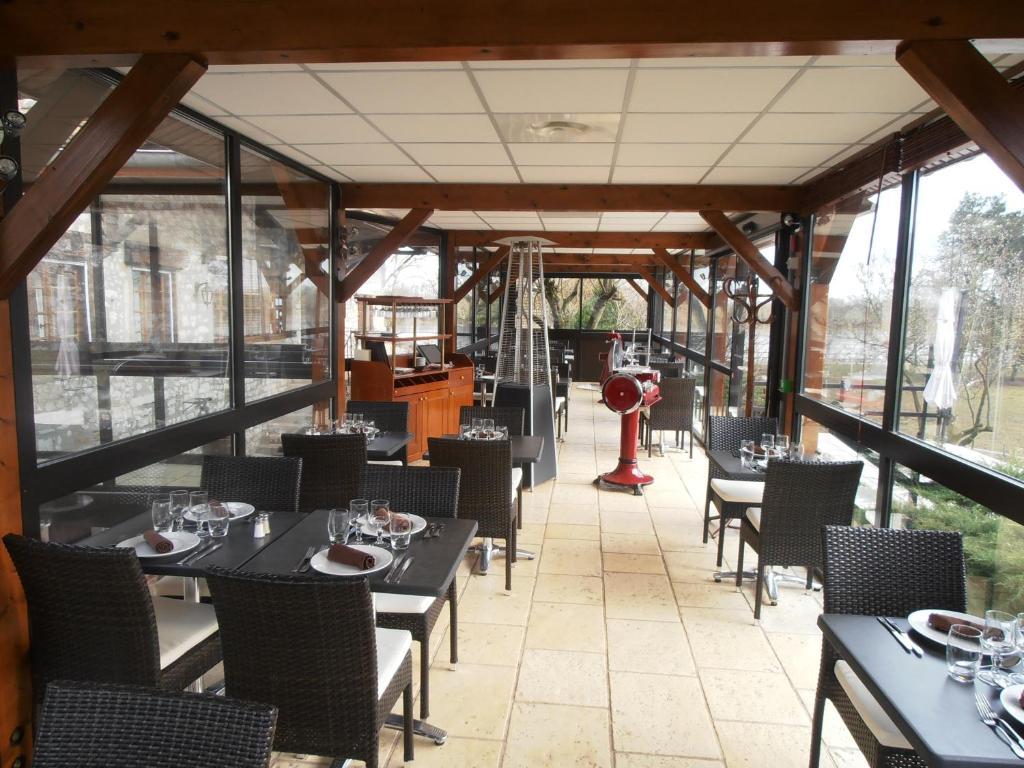 Logis Hotel Restaurant La Vieille Ferme, Macon Nord 桑切 外观 照片