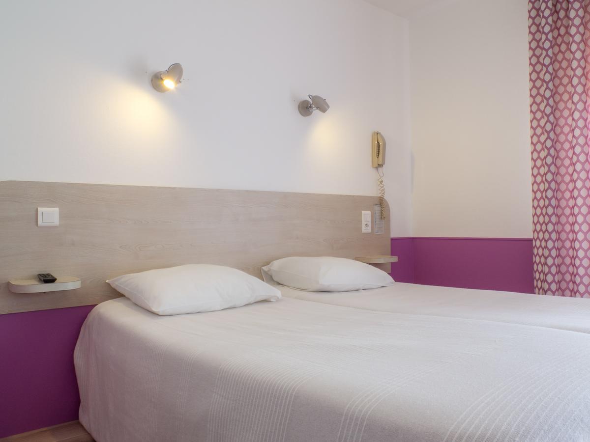 Logis Hotel Restaurant La Vieille Ferme, Macon Nord 桑切 外观 照片