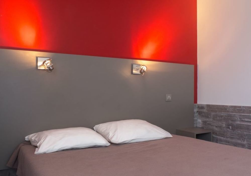 Logis Hotel Restaurant La Vieille Ferme, Macon Nord 桑切 外观 照片