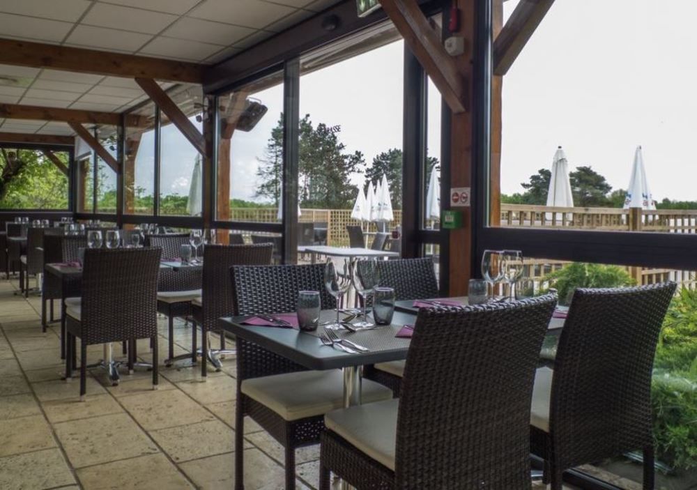 Logis Hotel Restaurant La Vieille Ferme, Macon Nord 桑切 外观 照片